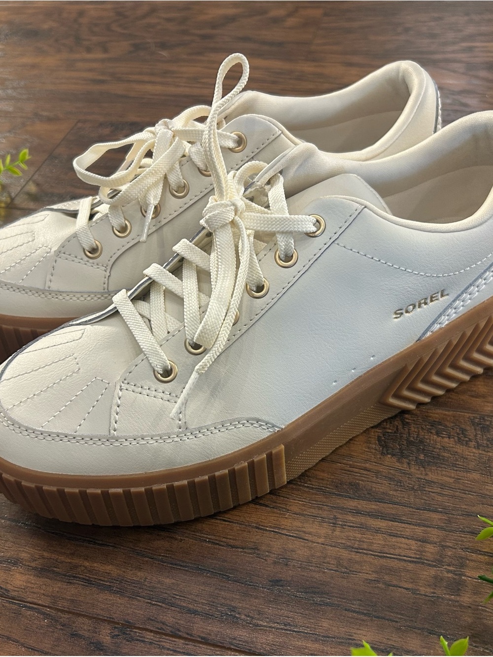 SOREL Women’s ONA Ave Low Sneakers Cream Leather Platform Gum Sole Size 11 - Picture 2 of 16